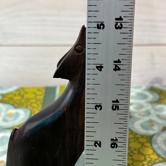 Vintage Handmade Carved Wooden Coyote figurine - Picture 6 of 6